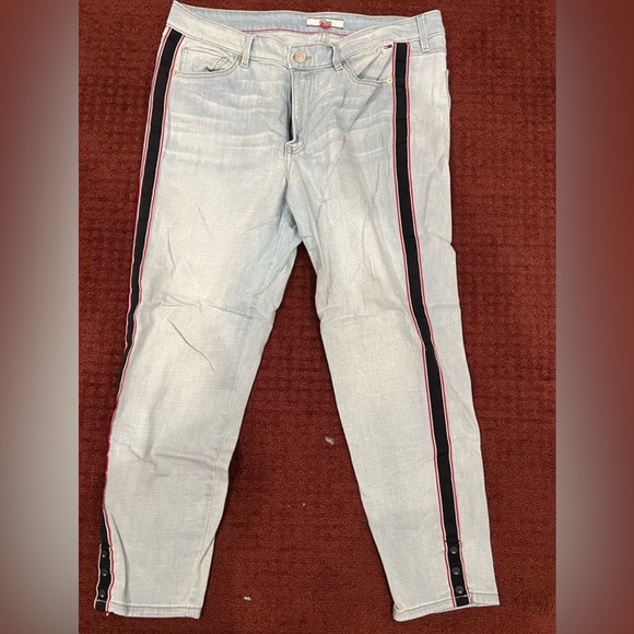 Tommy Hilfiger Light Blue Denim with Red Accents - Picture 1 of 3